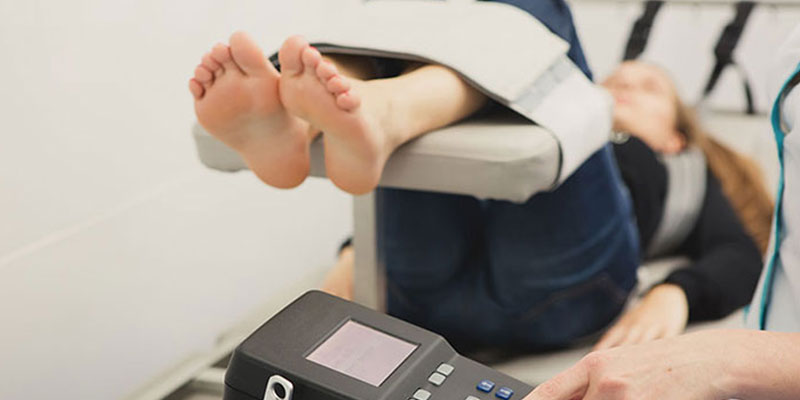 patient getting spinal decompression in Irvine for auto accident injury